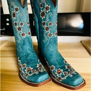 Circle G Turquoise Embroidered Boots